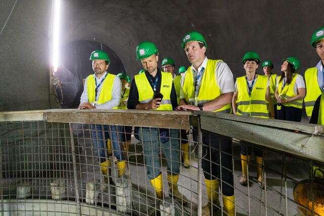 LR Zumtobel (r.) und LR Marco Tittler (l.) (Vorarlberg) bei der Besichtigung der BBT-Baustelle. | Foto: Land Tirol/Steinlechner