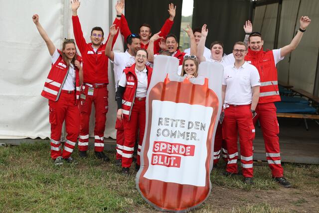 Über 500 Mitarbeiter, 120 Sanitäter und acht Notärzte sind während des Festivals vor Ort. | Foto: Rotes Kreuz Burgenland