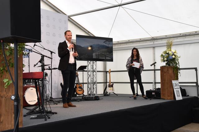 "Was die Stadtwerke im Grunde – sehr einfach gesprochen –machen ist, dass wir mit den uns zur Verfügung stehenden, neuesten technologischen Mitteln das Leben der Kufsteinerinnen und Kufsteiner und unserer Kundinnen und Kunden so lebenswert wie möglich machen", betonte Daniel Gruber.  | Foto: Barbara Fluckinger