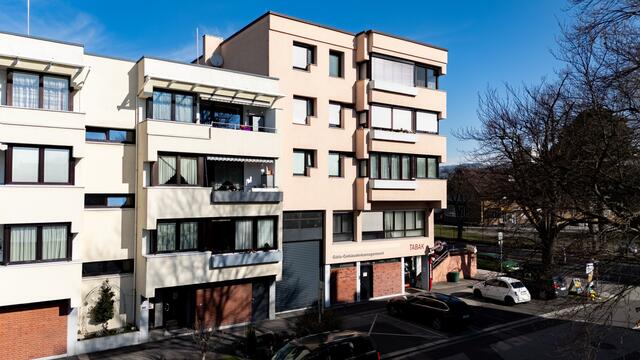 Eine Passantin fand den Buben regungslos am Gehsteig und alarmierte die Einsatzkräfte. | Foto: fotokerschi.at