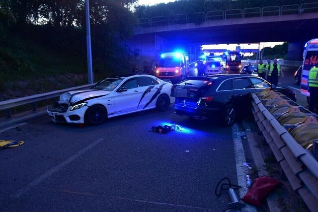 Am Donnerstag kam es zu einem schweren Unfall zwischen einem Extremraser und einer zivilen Streife der Polizei. | Foto: LPD Wien