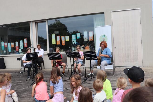Das Lehrer- und Schüler-Ensemble erntete viel Applaus für seinen Auftritt | Foto: Edith Ertl
