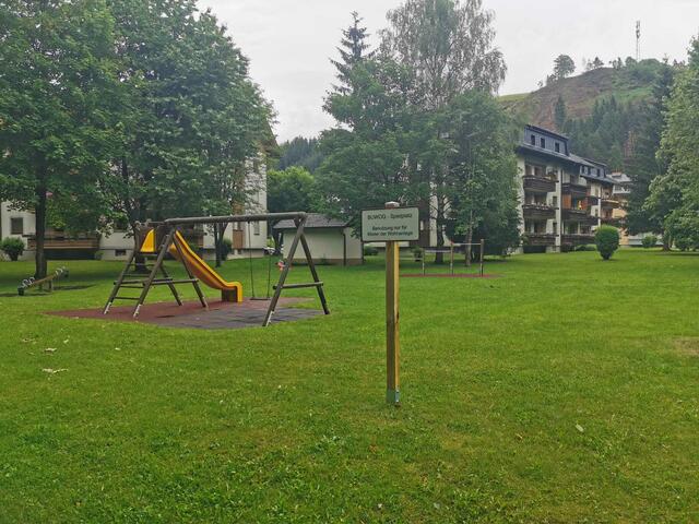 Nach der gestrigen Presseanfrage von Vzbgm. Philipp Schober an die BUWOG gehen in Gmünd die Wogen hoch. Mieter wehren sich gegen Vorwürfe, dass Menschen auf diesem Spielplatz ausgegrenzt werden. | Foto: Philipp Schober