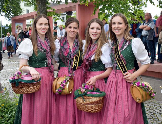 Mädels der Schobastoana vom Attersee