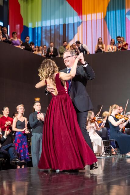 Eröffnungstanz Rektor Koch und seine Frau Lale Koch.