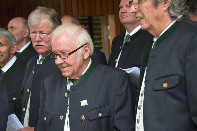 Karl Krainer mit Leib und Seele ein begeisterter Sänger... | Foto: Josef Strohmeier