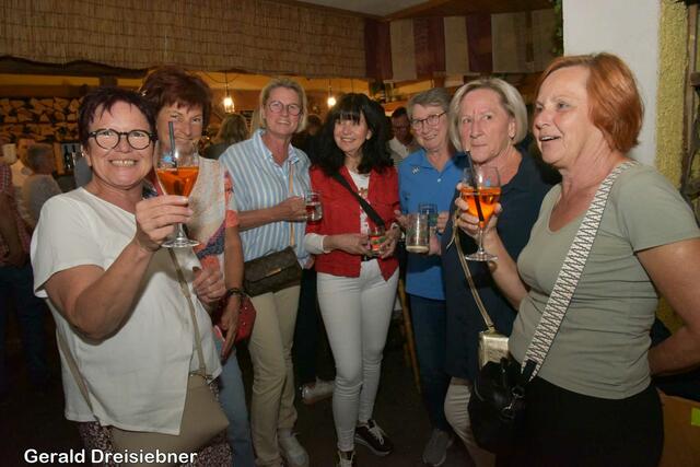 Bei Ausverkauften Haus gab es das 14. Sommerkabarett 2024 | Foto: Gerald Dreisiebner