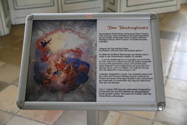 Im Festsaal im Schloss