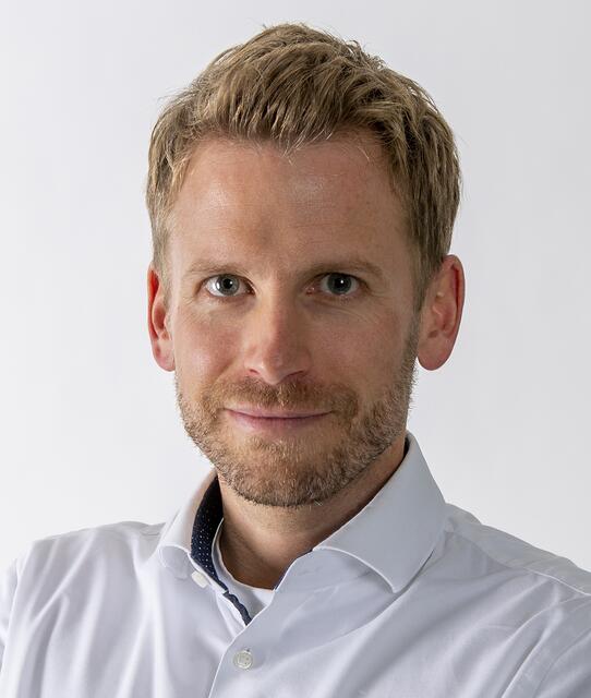 Michael Hofer, Geschäftsführer Electronic Partner: "Herzlichen Glückwunsch zum 15-jährigen Firmenjubiläum! Ein bedeutender Meilenstein, der Ihre harte Arbeit, Hingabe und Ihr Engagement widerspiegelt." | Foto: Electronic Partner