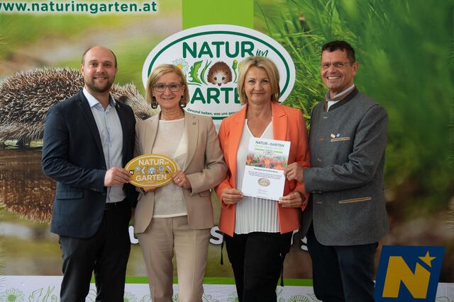 Landeshauptfrau Johanna Mikl-Leitner mit Bürgermeister Johannes Stuttner, Geschäftsführender Gemeinderätin Margit Korda und Bürgermeister a.D. Günter Trettenhahn.