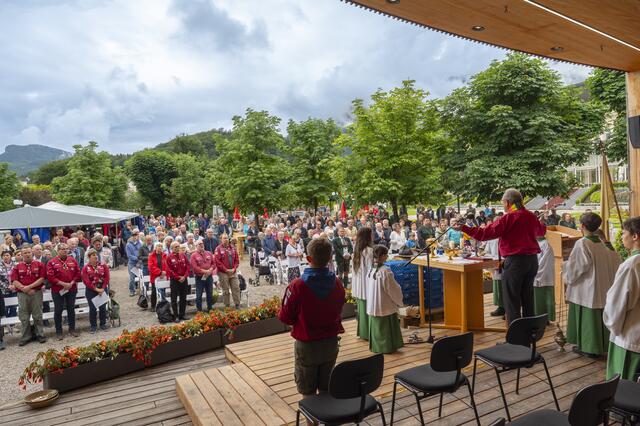Pfarrer Christian Öhler hielt die Messe im Ischler Kurpark ab. | Foto: Pfadfinder Bad Ischl