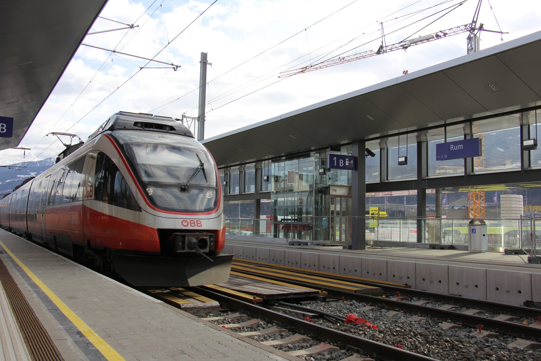 After a traffic accident: railway line between Kritzendorf and St ...