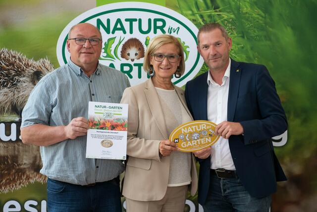 Landeshauptfrau Johanna Mikl-Leitner mit Umweltgemeinderat Johannes Bauer und Bürgermeister Ernst Kreuzinger. | Foto: L. Swatek