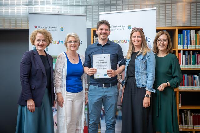 Landesrätin Christiane Teschl-Hofmeister, Schulqualitätsmanagerin Andrea Strohmayer, Lehrer Rudolf Pany und Katharina Lamatsch, Brigitte Schuckert (v.l.) | Foto: MS Waidhofen