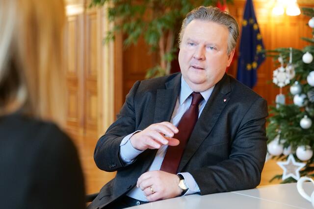 Wiens Bürgermeister Michael Ludwig: "Die Regionalmedien sind jede Woche sehr nah dran am Geschehen in den Städten und Gemeinden – deshalb werden sie, denke ich, auch so gerne gelesen." | Foto: Max Spitzauer/RMW