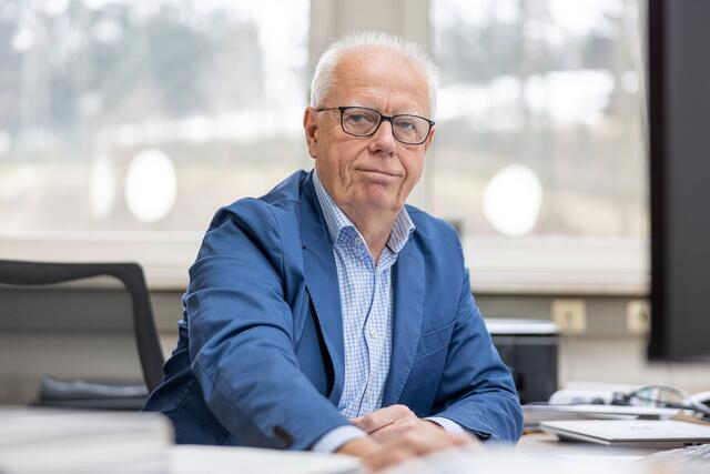 Geschäftsführender Gesellschafter Ernst Brunbauer freut sich über die erfolgreiche Entwicklung des Unternehmens. | Foto: Lenzing Papier
