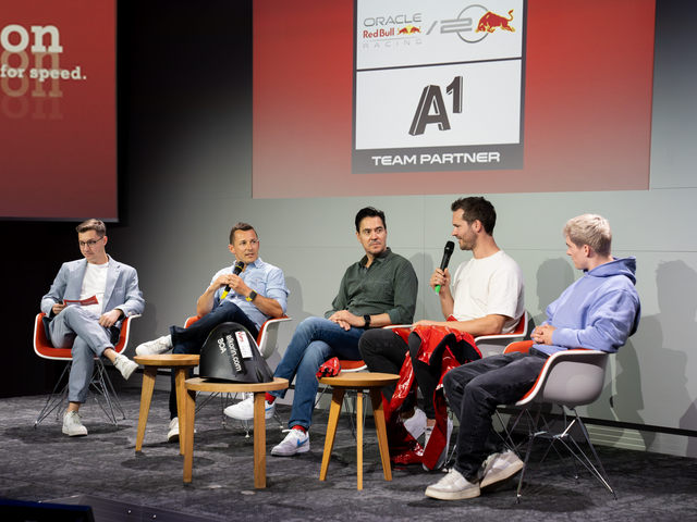 Eine spannende Diskussion führten Christian Klien (ehem. F1 Red Bull Pilot, ServusTV F1 Experte), Manuel Kramer (Speed-Ski Weltcup), Elias Schwärzler (Mountainbike-Profi &amp; Multitalent) und Marco Harfmann (Werbeleiter A1-Werbung).  | Foto: RegionalMedien Austria 