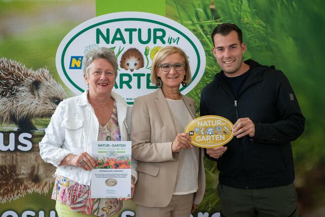 Landeshauptfrau Johanna Mikl-Leitner mit Bürgermeisterin Magda Batoha und Marco Maurer. | Foto: L. Swatek