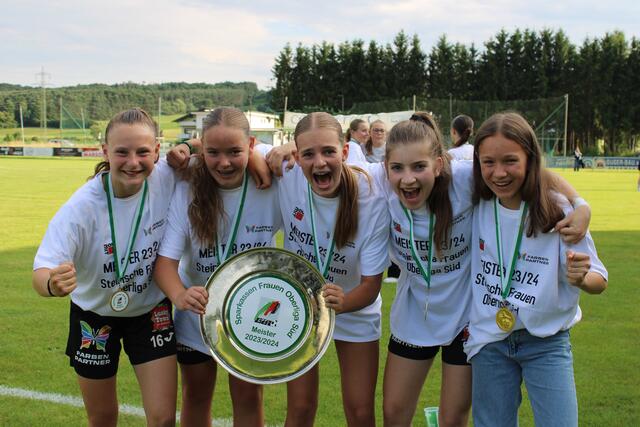 Jubel: Jasmin Hammrich, Jasmin Dorfmeister, Lena Anderhuber, Livia Bauer, Enja Höfer | Foto: Anika Paul