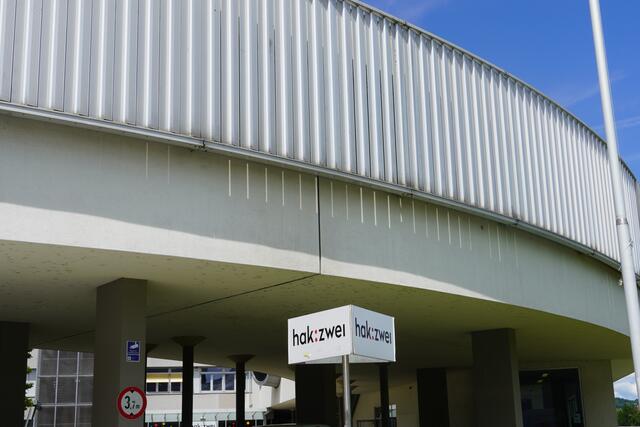 Veranstaltungsort des Workshop-Tages mit Schülern der HAK I war die Schulbibliothek der HAK Zwei in Salzburg. | Foto: Emanuel Hasenauer