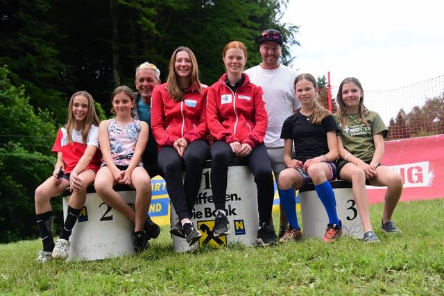 Emma Eberhardt und Tina Hetfleisch können sich über tolle Leistungen in Schwarzenbach freuen. | Foto: Robert Hetfleisch