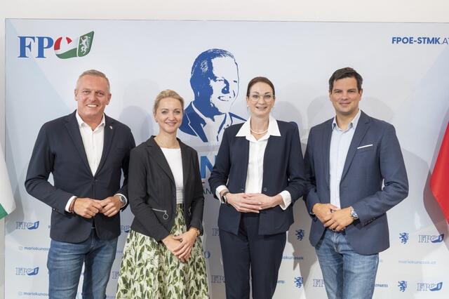Die Aufstellung: Mario Kunasek, Eva Kroismayr-Baier, Nicole Sunitsch, Hannes Amesbauer | Foto: Foto Fischer