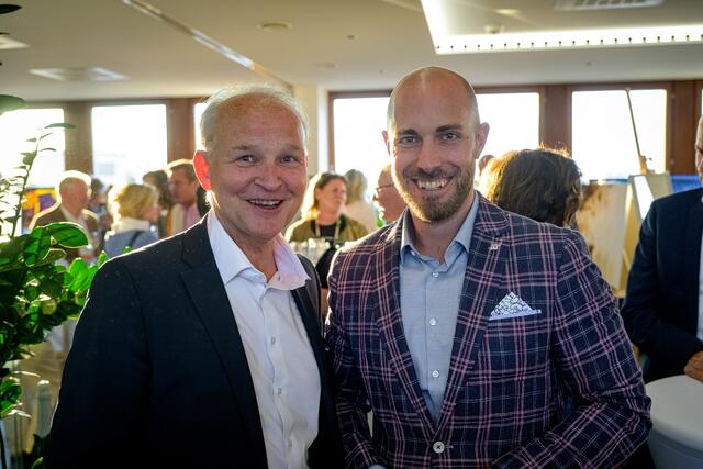 Bei der Silent-Auction in der Welser Skybar Dachgeflüster konnten im Rahmen einer Veranstaltung rund 14.000 Euro Spenden für die Kinderhilfe gesammelt werden. | Foto: Rene Hauser