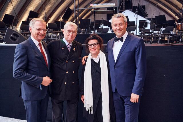 v.l.n.r. Thomas Stelzer, Hannes Androsch, Elisabeth Schweeger und Markus Poschner. | Foto: Mathias Lauringer