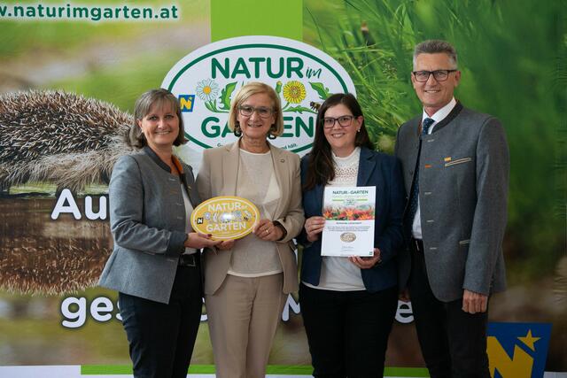 Landeshauptfrau Johanna Mikl-Leitner mit Bürgermeisterin Sabine Hopf, Umweltgemeinderätin Julia Muck-Arthaber und Geschäftsführendem Gemeinderat Erich Westermeier. | Foto: L. Swatek