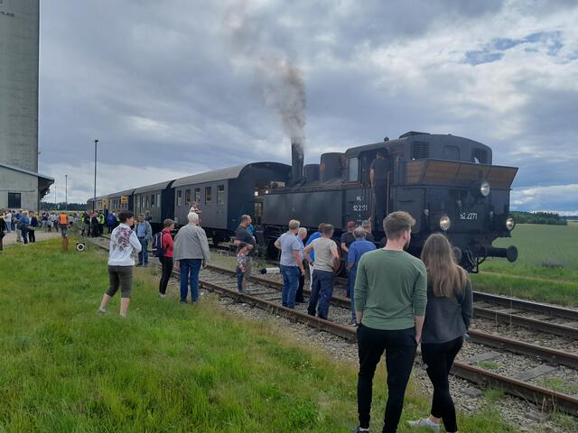 Zahlreiche Interessierte ließen sich dieses Ereignis nicht entgehen. | Foto: privat