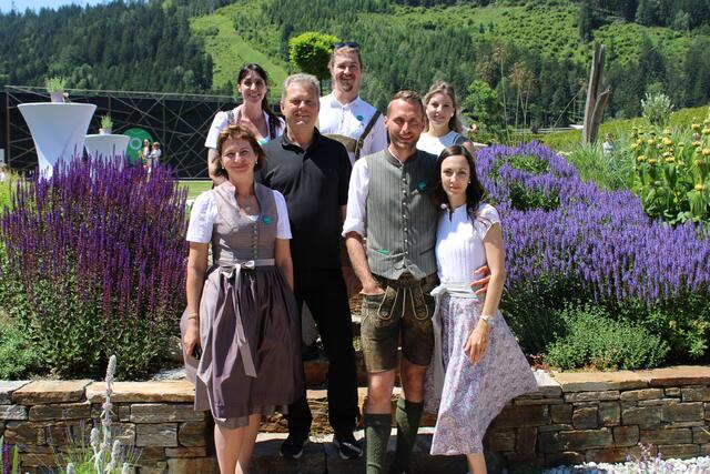 Das Team der Toria Kunststoffhandels GmbH bei der Schaugarten Eröffnung "Freude im Garten". | Foto: RegionalMedien Steiermark