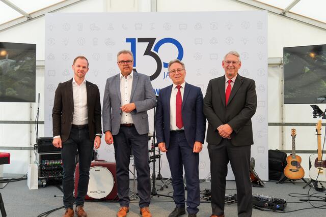 Stadtwerke Geschäftsführer Daniel Gruber und Wolfgang Gschwentner, Kufsteins Bürgermeister Martin Krumschnabel und Aufsichtsratsvorsitzender Franz Mayer eröffneten das Fest. | Foto: Stadtwerke Kufstein GmbH