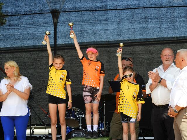 Dreifachsieg des 1. Laufclub Parndorf/Tri Team bei den Kids W U-10: 1. Agatha Hracho, 2. Laura Slaminkova, 3. Rosalie Kast (1.200m) | Foto: 1. Laufclub Parndorf/Tri Team