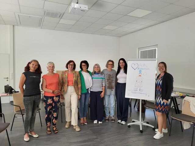 Sechs engagierte Frauen haben unlängst an der ersten Schulung für Tischleiterinnen des Pensionistinnenforums teil. | Foto: Verein Freiraum