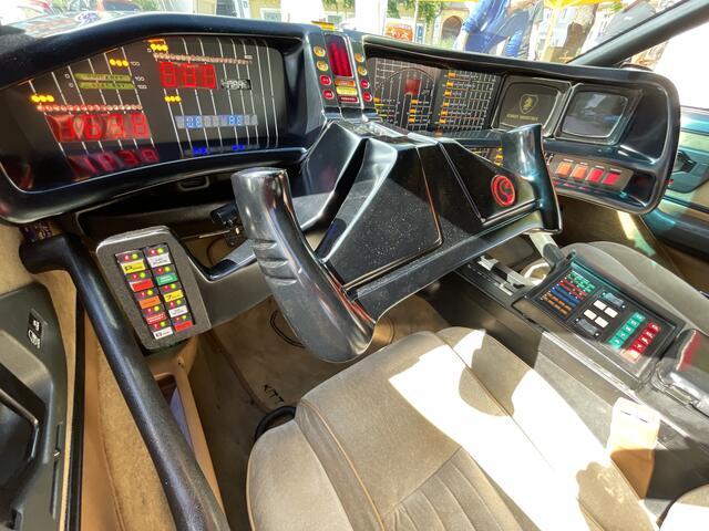 Auch K.I.T.T. aus der Kultserie "Knight Rider" mit David Hassellhoff wird an der Tour teilnehmen.  | Foto: RegionalmedienSteiermark/Hofmüller