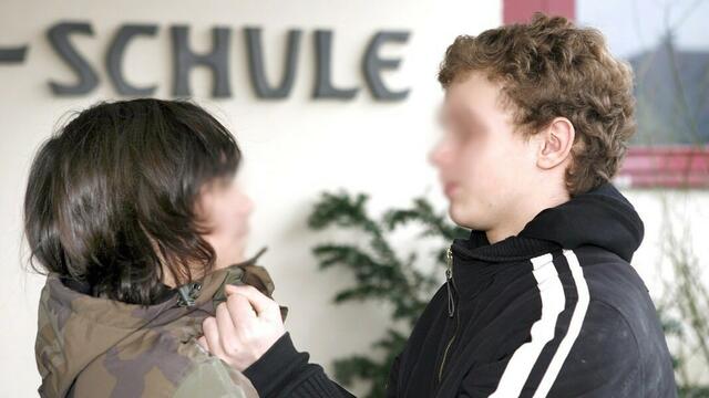 179 Straftaten gab es 2023 an den Innsbrucker Schulen, 127 wurden von Burschen begangen. (Symbolfoto) | Foto: MeinBezirk/Archiv