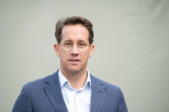 Klubobmann Reinhard Teufel fordert eine Steuerentlastung, verschärfte Asylgesetze und den Fokus auf Pflege und Wirtschaft. | Foto: FPÖ NÖ