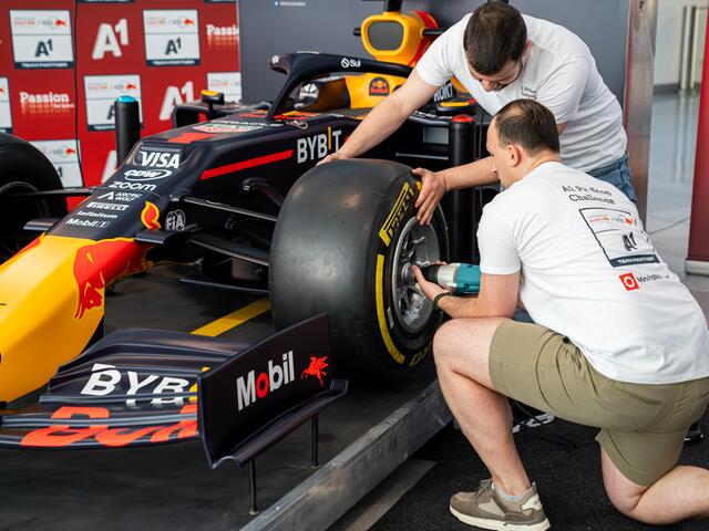 Drei Zweier-Teams traten für MeinBezirk bei der A1 Pit Stop Challenge an.  | Foto: RegionalMedien Austria