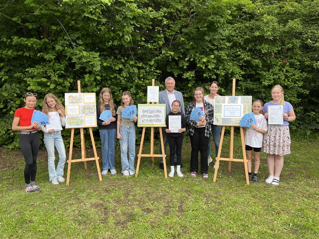 Die erfolgreichen Kreativschülerinnen der 1c der MS Stift Zwettl freuen sich über ihren Erfolg. | Foto: MS Stift Zwettl