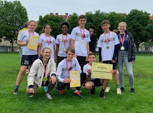 Das Feldbacher Team mit den beiden Trainerinnen Kathrin Wartinger und Kristiana Wartinger | Foto: BRG/Borg Feldbach