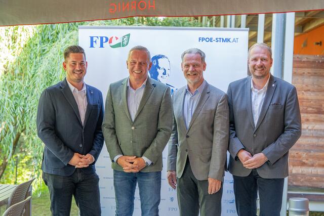 Gerald Hirschmann und Mario Kunasek präsentierten Gerald Deutschmann und Markus Leinfellner. | Foto: FPÖ