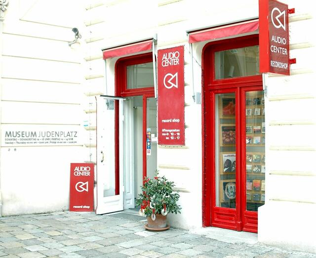 Musikliebhaber treffen sich gerne am Judenplatz 9 | Foto: Copyright: Reinhold Weber