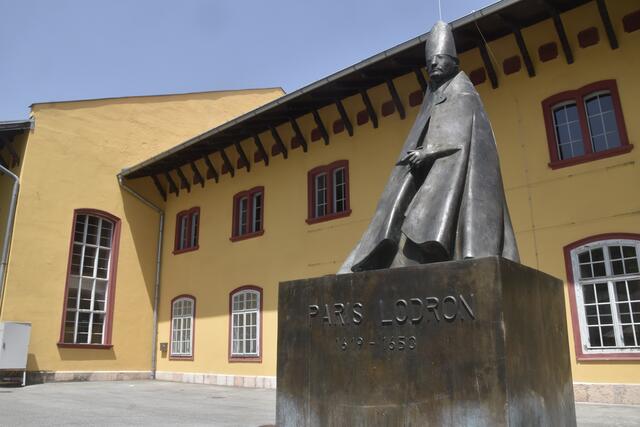 Giacomo Manzús "Paris Lodron". | Foto: Thomas Fuchs