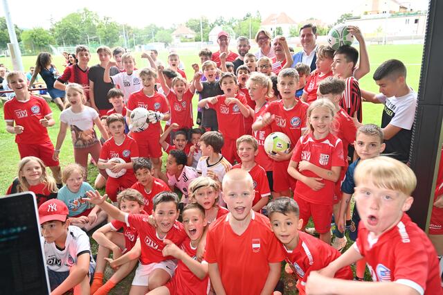 Zum großen Sommerfest lud der BAC Baden anlässlich seines 125. Bestandsjahres auf den Fußballplatz | Foto: 2024psb/sap