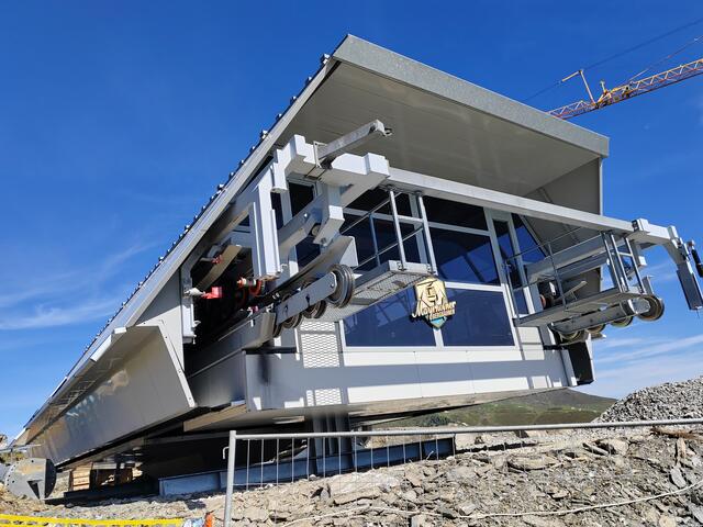 Die Bergstation des 6er Sessellifts musste für den Bau des Speicherteichs verschoben werden.  | Foto: ZOOM-Tirol