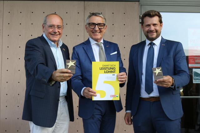 Regionalstellenobmann Manfred Kainz, Präsident Josef Herk und Regionalstellenleiter Michael Klein von der Wirtschaftskammer bei der Veranstaltung in Rassach. | Foto: RegionalMedien Steiermark