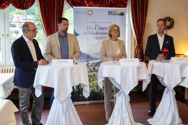 Pressekonferenz in Aggsbach-Dorf nach dem Felssturz. | Foto: Barbara Elser