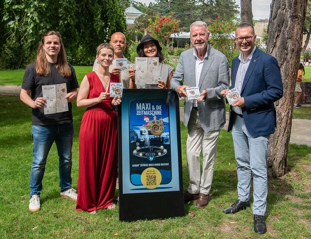 Paul Sommersguter (Fluxguide), Kunst- und Kulturvermittlerin Julia Schlager, Wolfgang Hartl, Magda Hassan (beide ASAGAN), Bürgermeister Klaus Schneeberger und KTM-Aufsichtsratsvorsitzender Bundesrat Matthias Zauner. | Foto: Manfred Gartner