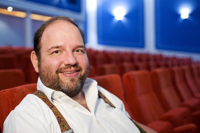Publikumsliebling Gerald Pichowetz füllte das Gloria Theater mit Humor und Leben | Foto: Gloria Theater