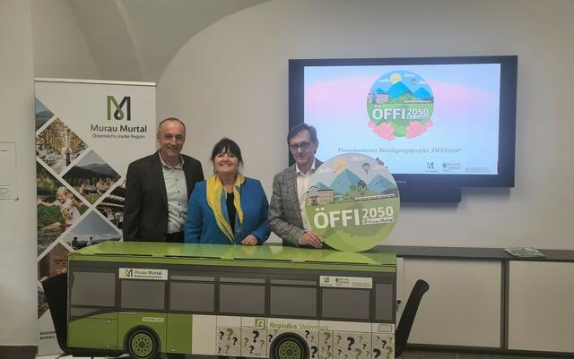 Roman Scheuerer, Manuela Khom und Günter Leitner suchen die besten Ideen für die regionalen Öffis. | Foto: Bärnthaler